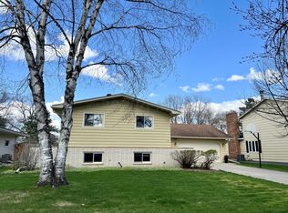 2526 9th St S, Fargo, ND 58103