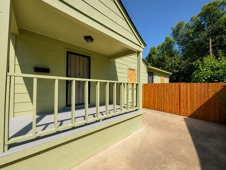 3744 Mandalay Dr — Photo 9