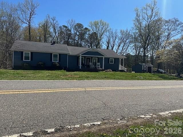 1st image of 636 Willis Rd
