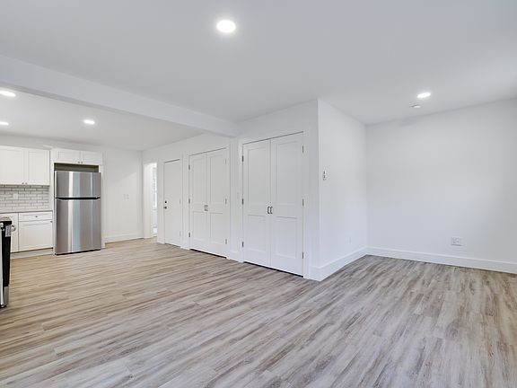 2nd image of 127 Evergreen Ln #4