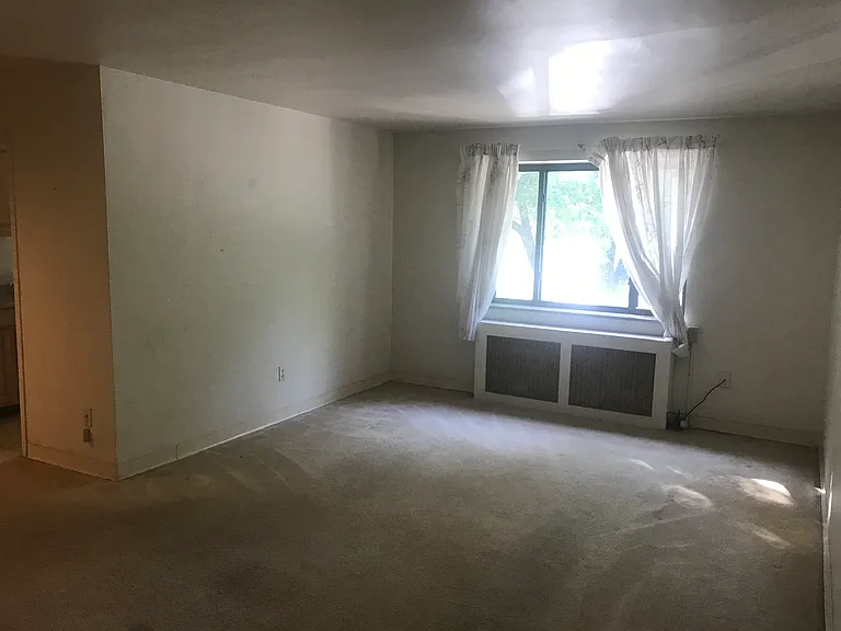 Hoodridge Terrace — Photo 7