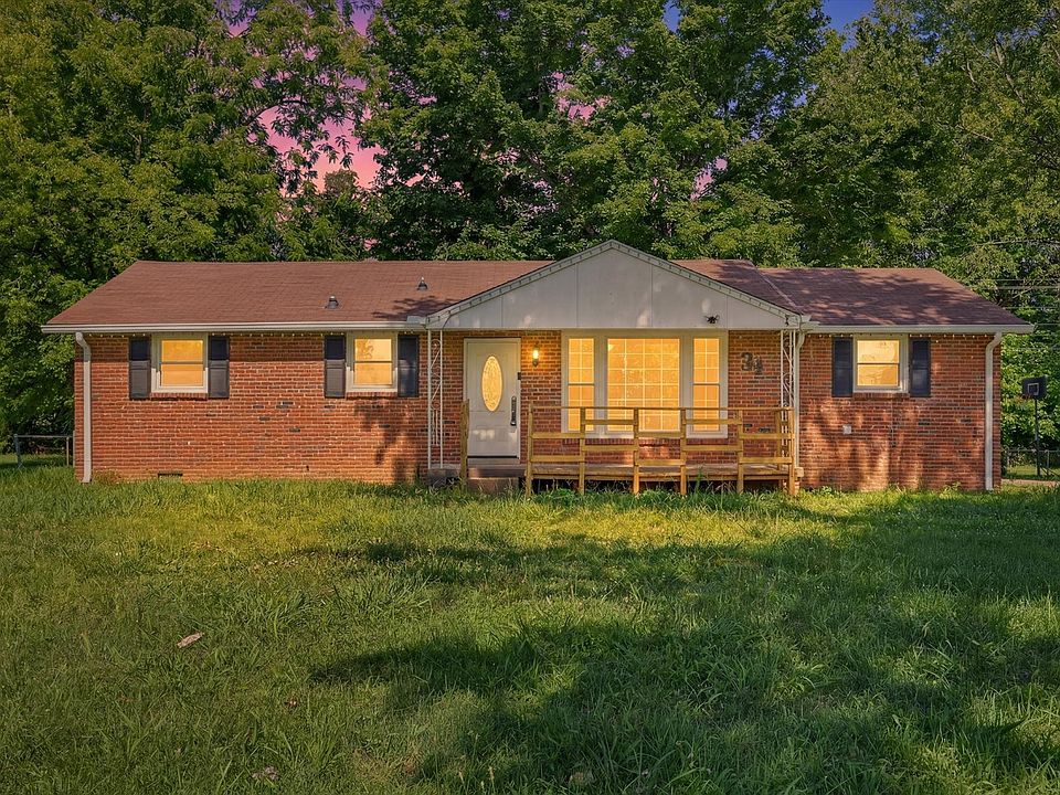 1st image of 31 Charlemagne Blvd
