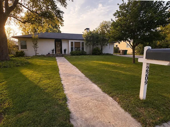 2209 Live Oak St, San Angelo, TX 76901