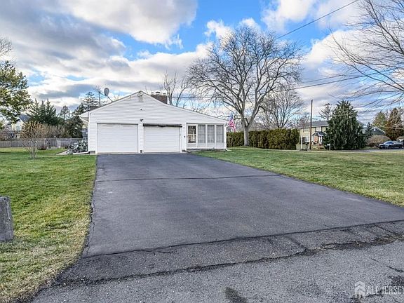 3rd image of 12 Davison Rd