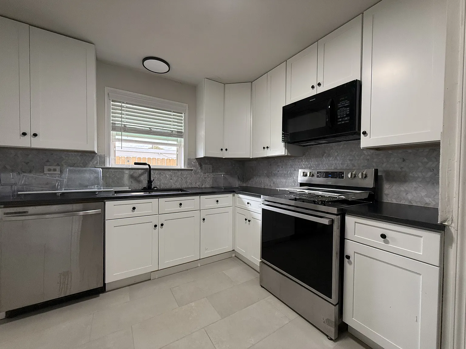 3100 Thomas Avenue -A - 3100 Thomas Ave — Photo 3