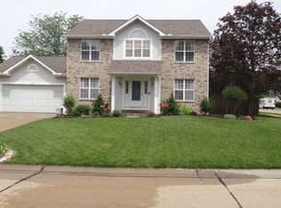 207 Brittany Dr, Fairview Heights, IL 62208