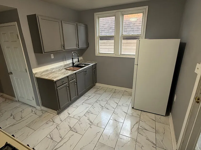 3906 Catalpa St #2 — Photo 7