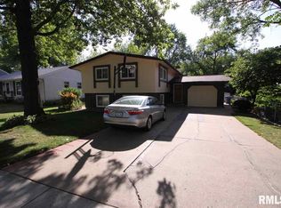 3110 S Hampton Dr, Bettendorf, IA