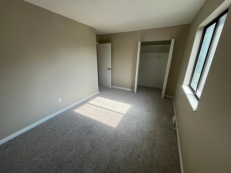 2070 Kingdom Dr — Photo 23