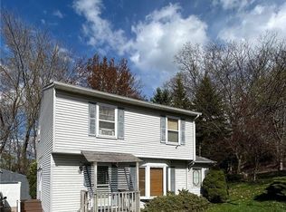 65 Wicklow Dr, Eastlake, OH 44095