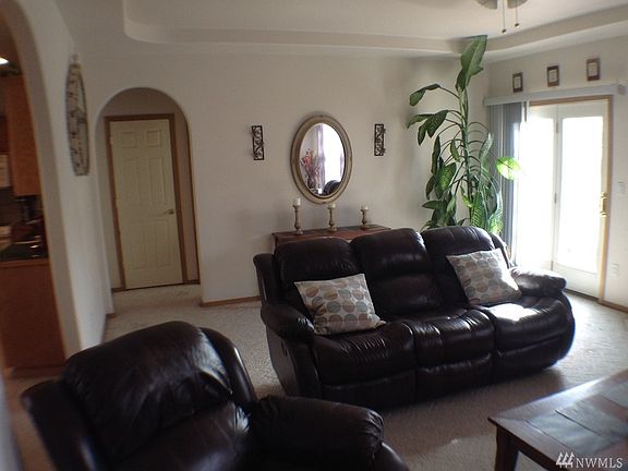 2nd image of 227 E Pinyon Ct