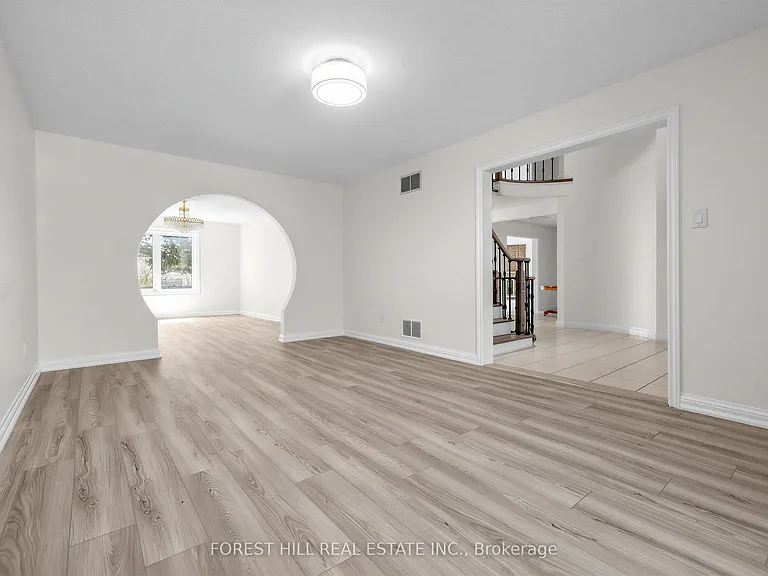 477 Cummer Ave — Photo 32