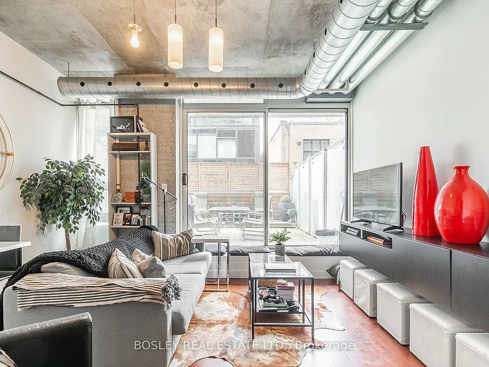 32 Stewart St #203