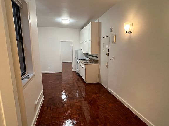 5th image of 426 E 73rd St #1RE