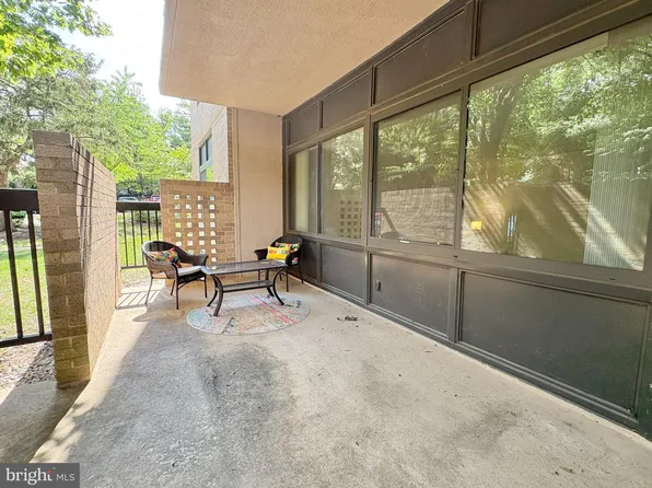 3713 George Mason Dr #T5w, Falls Church, VA 22041