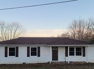 200 Shawnee Dr, Scottsville, KY 42164