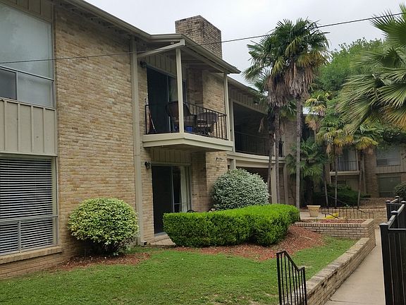 3rd image of 102 W Rampart Dr #F5