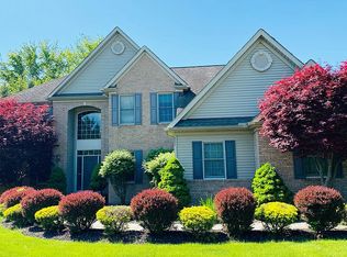 8339 Windsor Way, Broadview Heights, OH