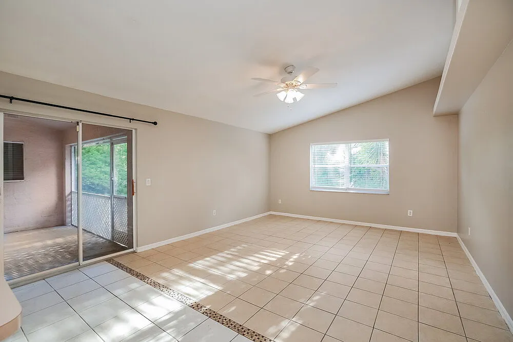 3 bed, 2.0 bath, 2019 sqft, $2,390 — Photo 3