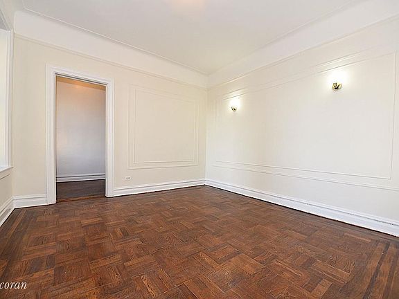 3rd image of 3420 32nd St APT 4H