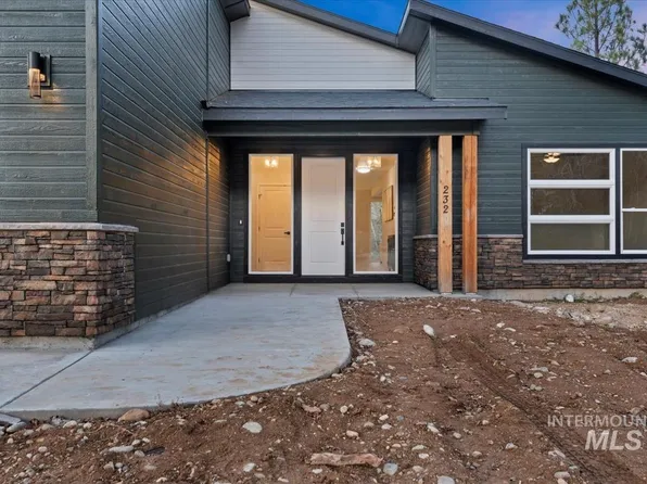 232 Mores Creek Dr, Idaho City, ID 83631