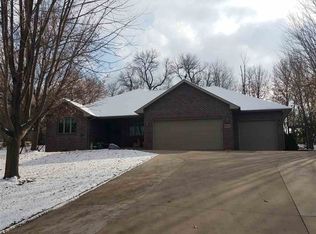 8605 Wildlife Rdg, Dubuque, IA 52003