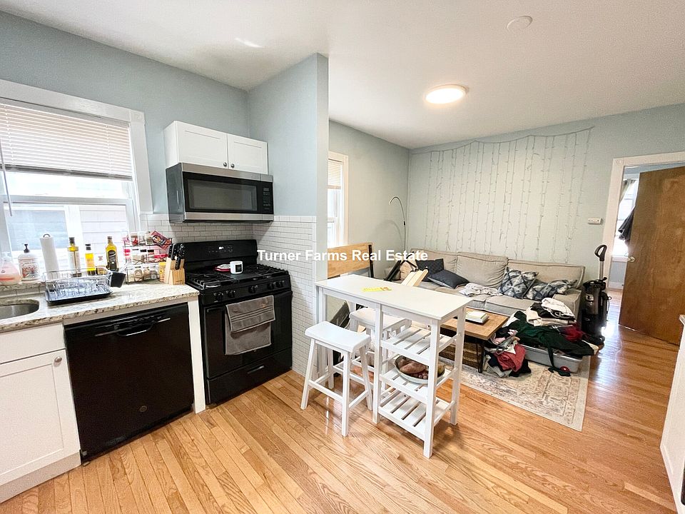 1st image of 44 Ward St #2