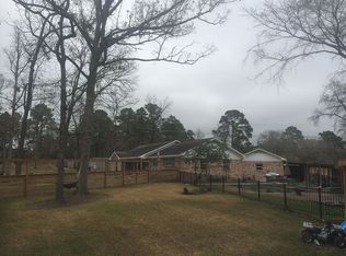 100 Greenway Dr, Conroe, TX 77304