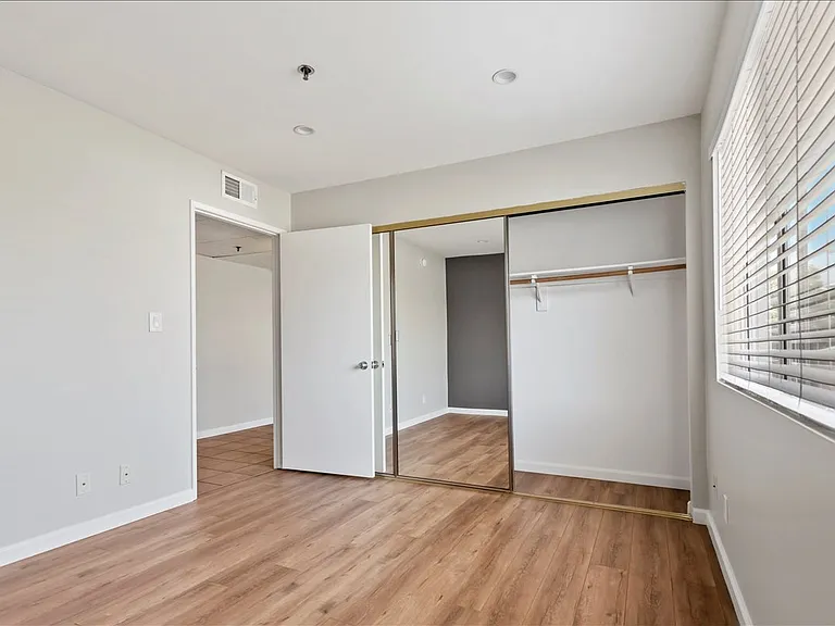 1537 S Shenandoah St #202 — Photo 9