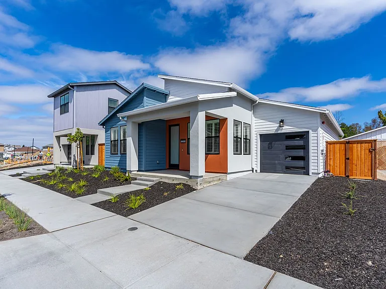 2269 San Miguel Ave — Photo 4