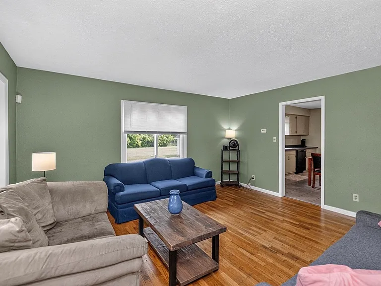 54650 Willis Ave — Photo 4