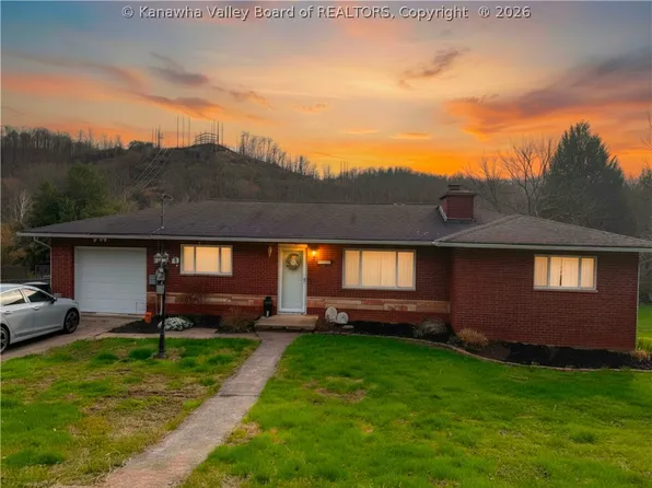 80 Rabbit Creek Ln, Clendenin, WV 25045