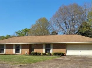 148 Spring Ln, Ozark, AL 36360