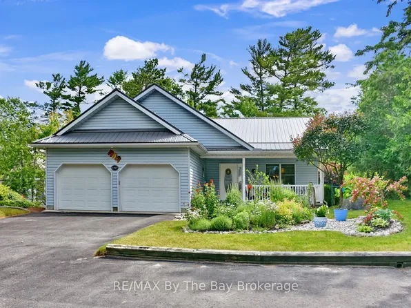 1327 River Rd E, Wasaga Beach, ON L9Z 2R7