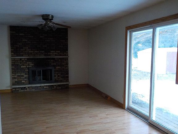 5th image of 5528 Woodview Way