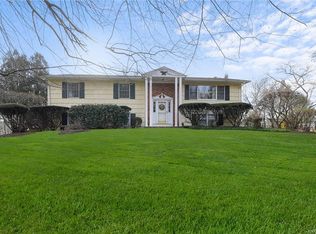 604 Gateway Ave, Valley Cottage, NY 10989