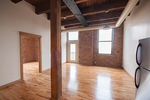 216 N May St #102 Photo 1