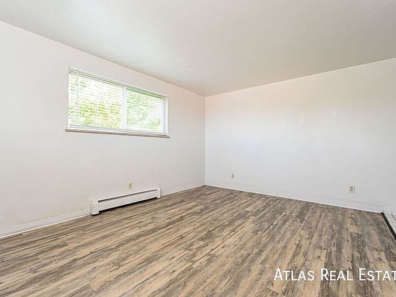 4th image of 510 N Dayton St #10