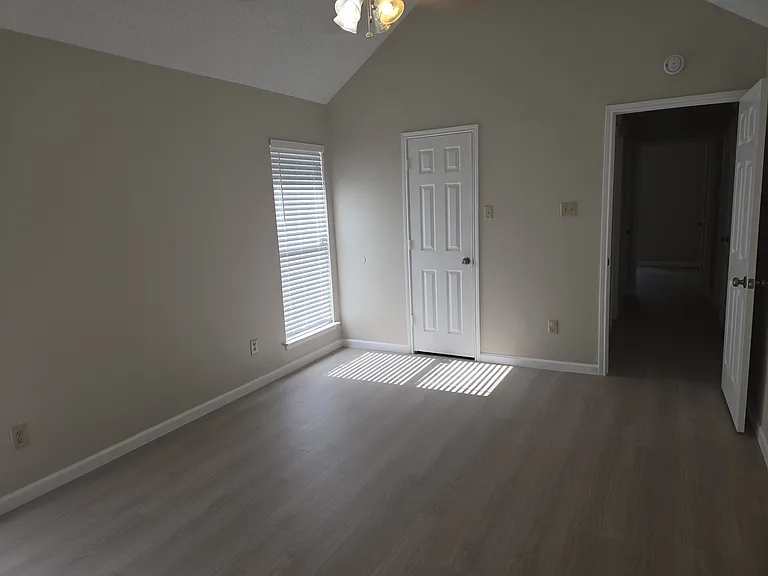 2004 Island View Ct — Photo 3