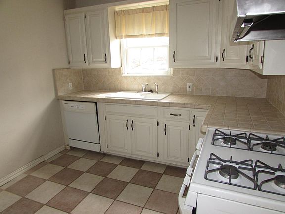5th image of 6047 Llano Ave
