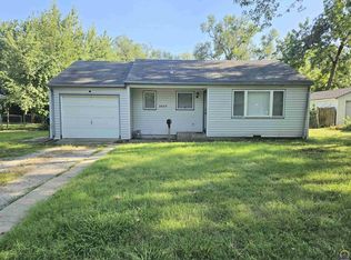2429 SW 24th St, Topeka, KS 66611