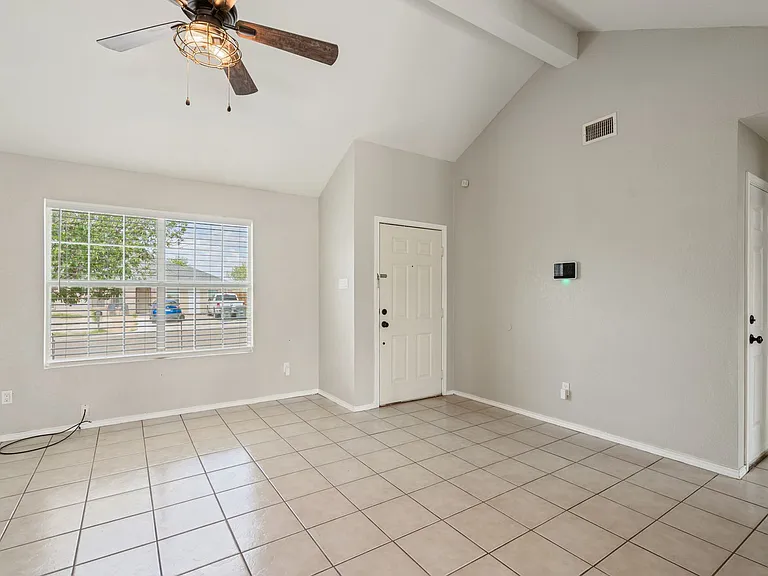224 Vista Hermosa — Photo 4