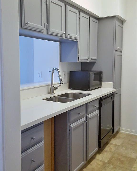 1st image of 710 Bering Dr APT B