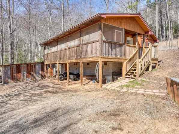 1689 Greasy Creek Rd, Brasstown, NC 28902
