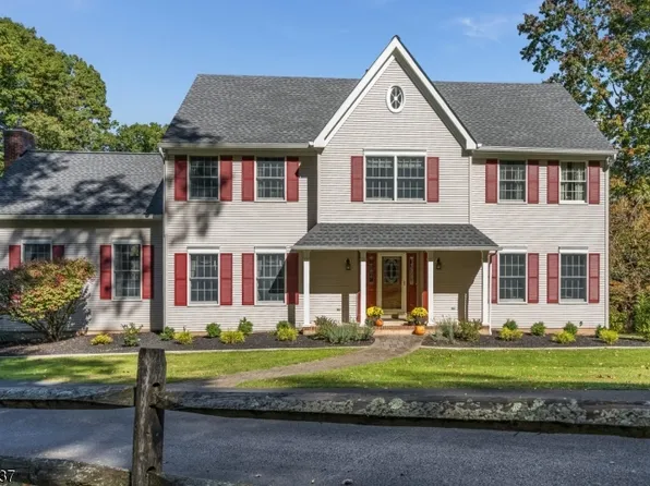 73 Old Mountain Rd, Clinton Twp., NJ 08833