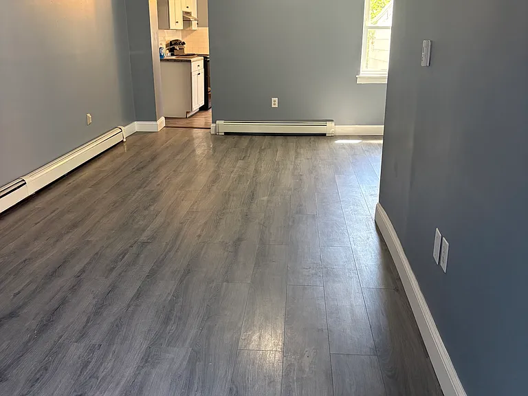 826 W 6th St — Photo 3