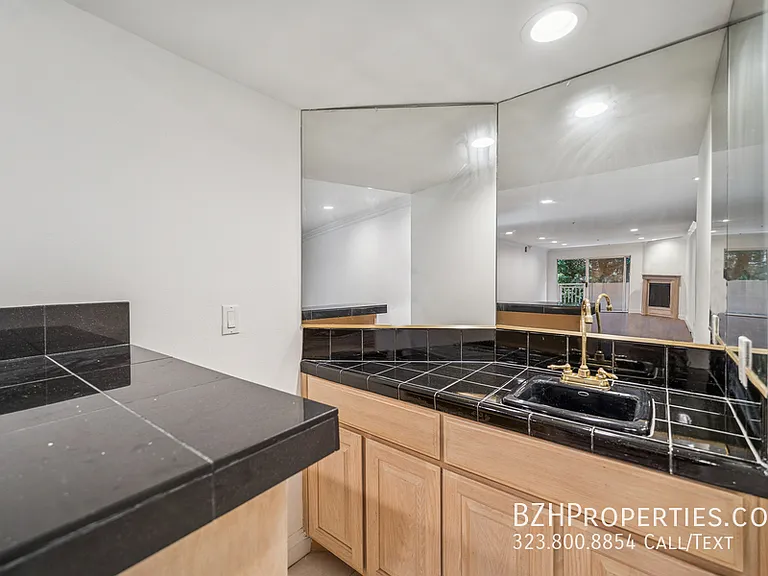 1508 Greenfield Ave — Photo 10