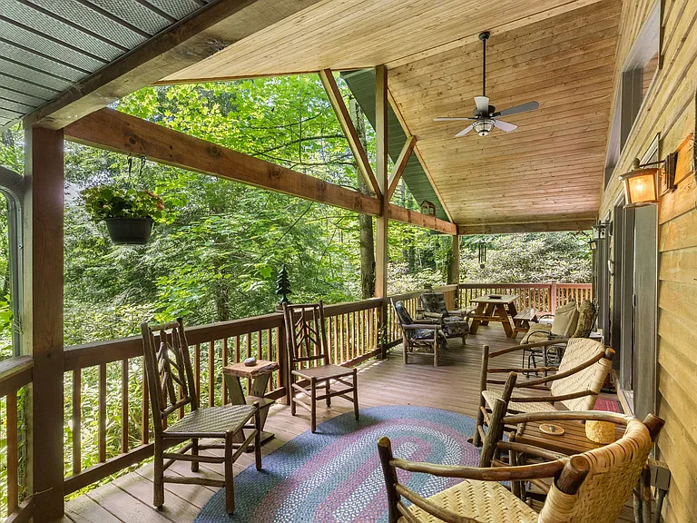 361 Wyanoak Rd — Photo 39