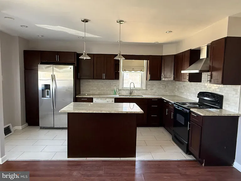 9083 Convent Ave — Photo 5