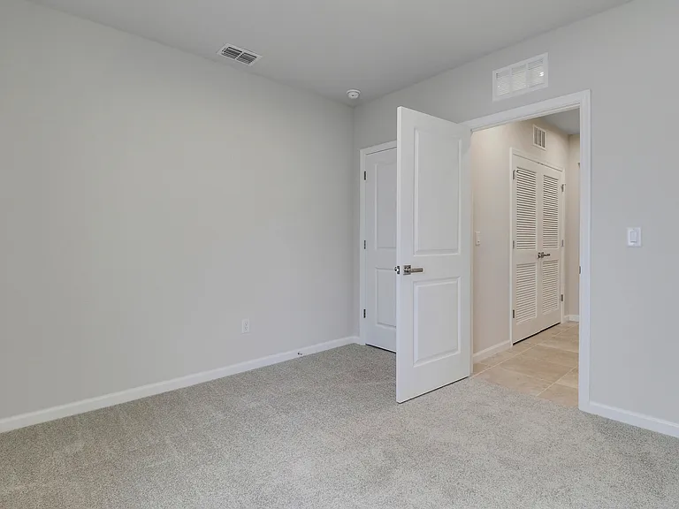 15404 SW American St — Photo 33